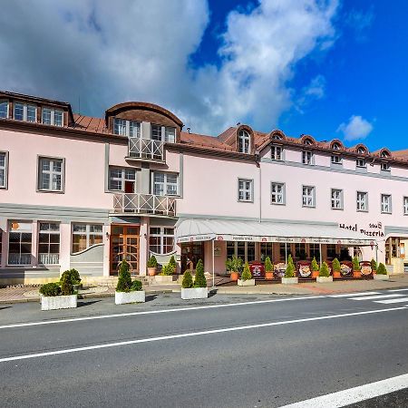 Hotel Pizzeria Istria Velke Losiny Bagian luar foto