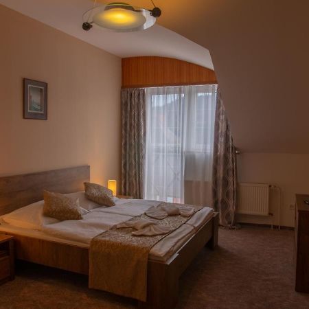 Hotel Pizzeria Istria Velke Losiny Bagian luar foto