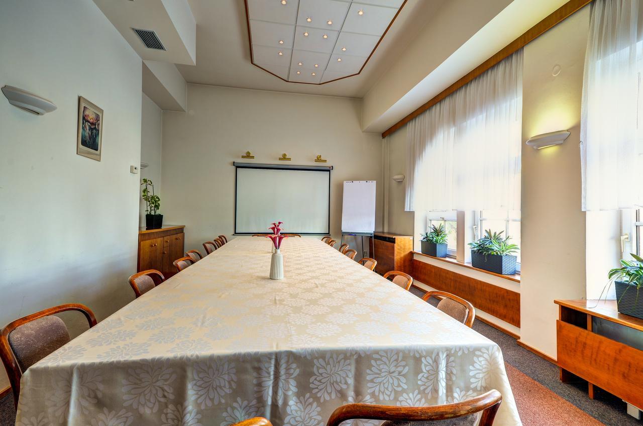 Hotel Pizzeria Istria Velke Losiny Bagian luar foto