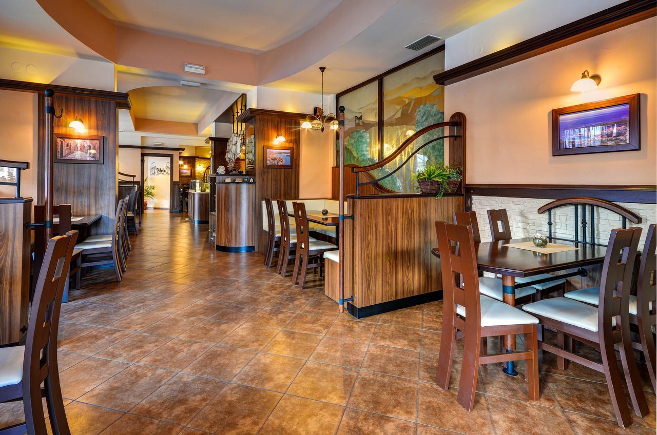 Hotel Pizzeria Istria Velke Losiny Bagian luar foto