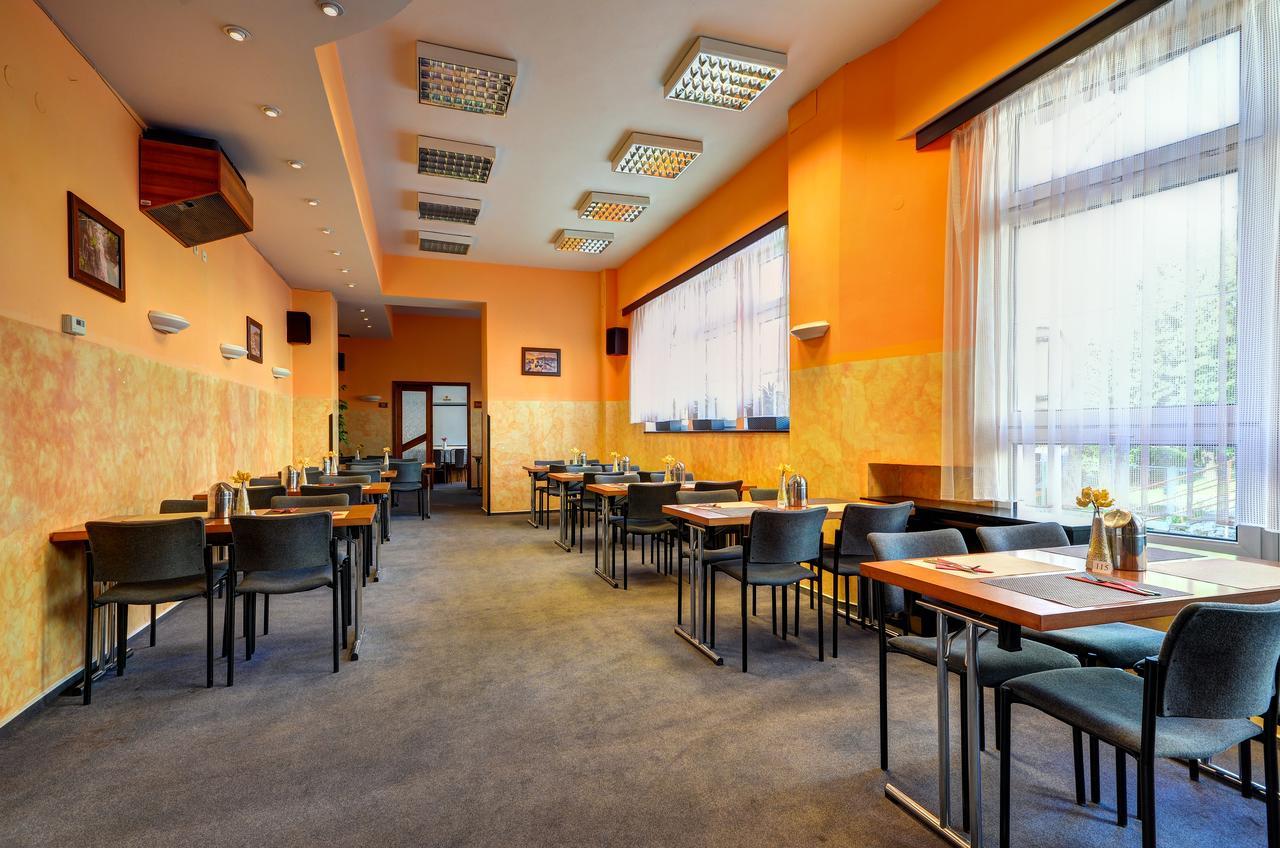 Hotel Pizzeria Istria Velke Losiny Bagian luar foto