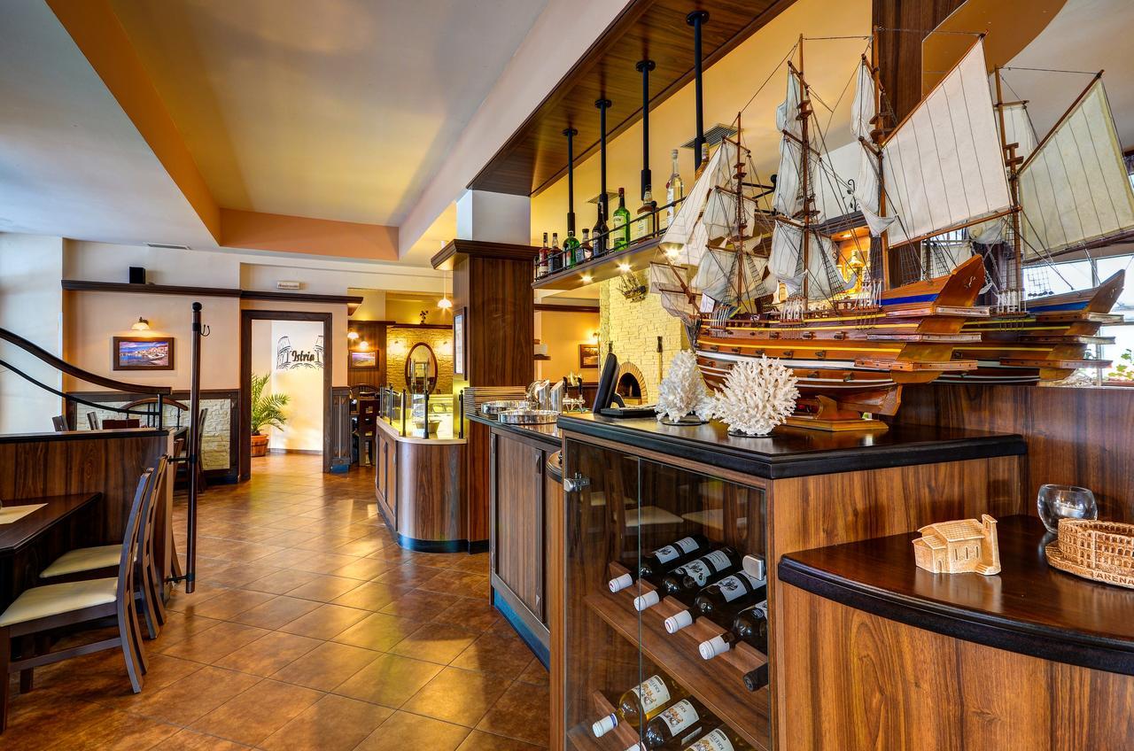 Hotel Pizzeria Istria Velke Losiny Bagian luar foto