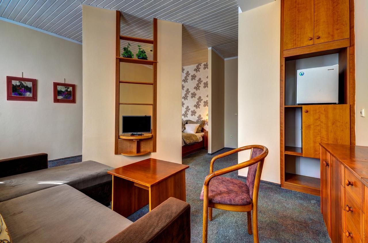 Hotel Pizzeria Istria Velke Losiny Bagian luar foto