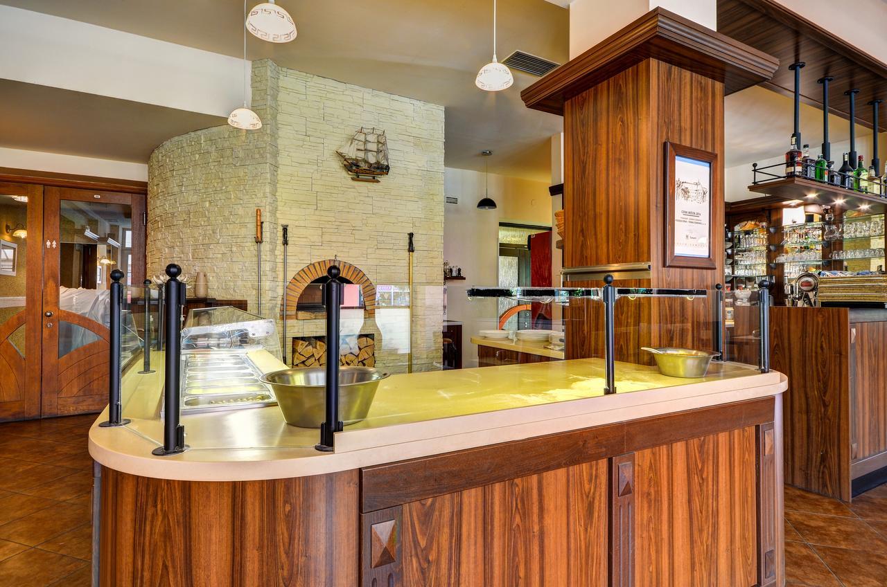 Hotel Pizzeria Istria Velke Losiny Bagian luar foto