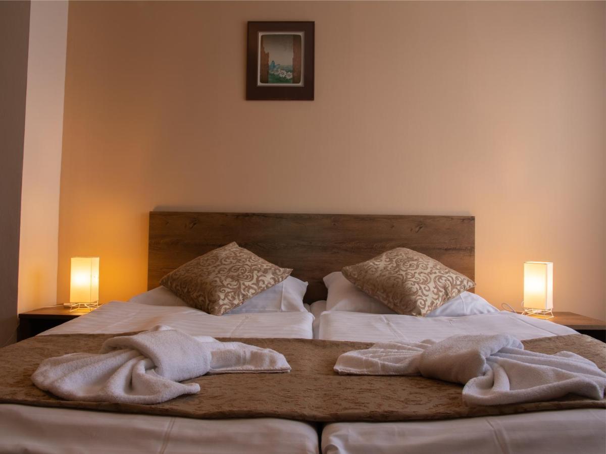 Hotel Pizzeria Istria Velke Losiny Bagian luar foto