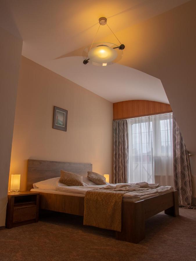 Hotel Pizzeria Istria Velke Losiny Bagian luar foto